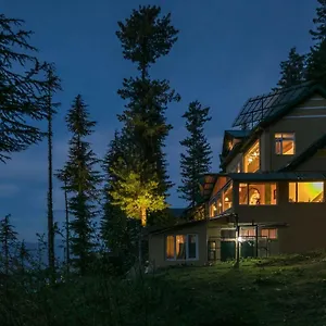 Villa Stayvista At The Corner House - Pet Friendly, Shimla